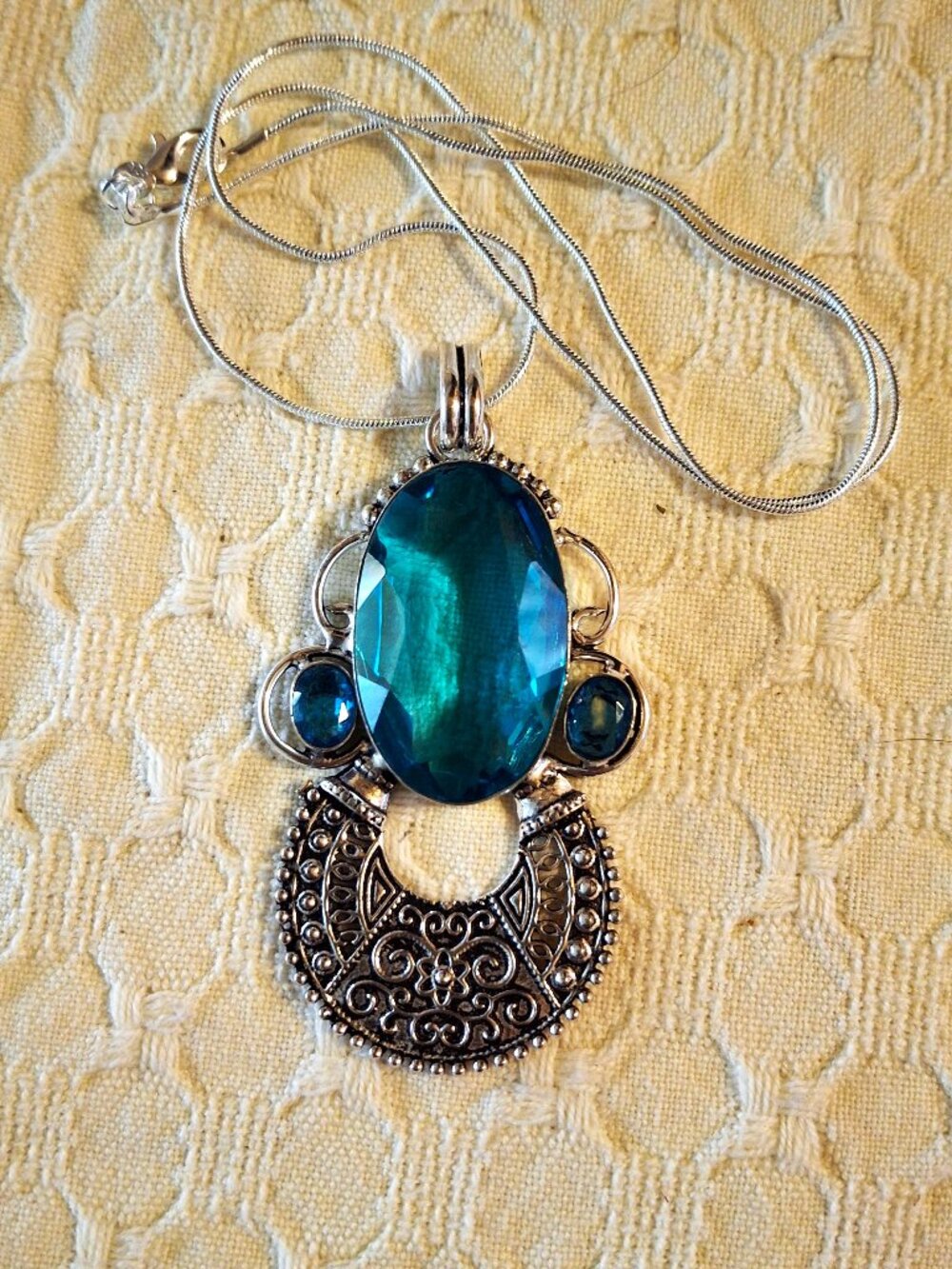 Blue Topaz Gemstone Ethnic Handmade Pendant with Chain NWOT 426